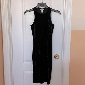 MID-LENGTH Black Velvet Dress